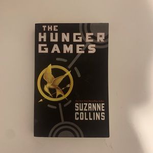 THE HUNGER GAMES - Suzanne Collins